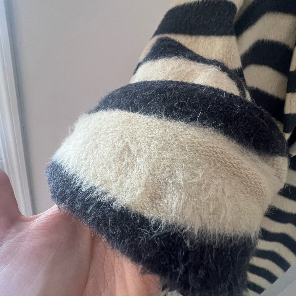 VINTAGE VERSACE Alpaca/Wool - Picture 6 of 11